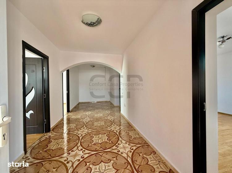 Casă cu 4 camere în Apărătorii Patriei