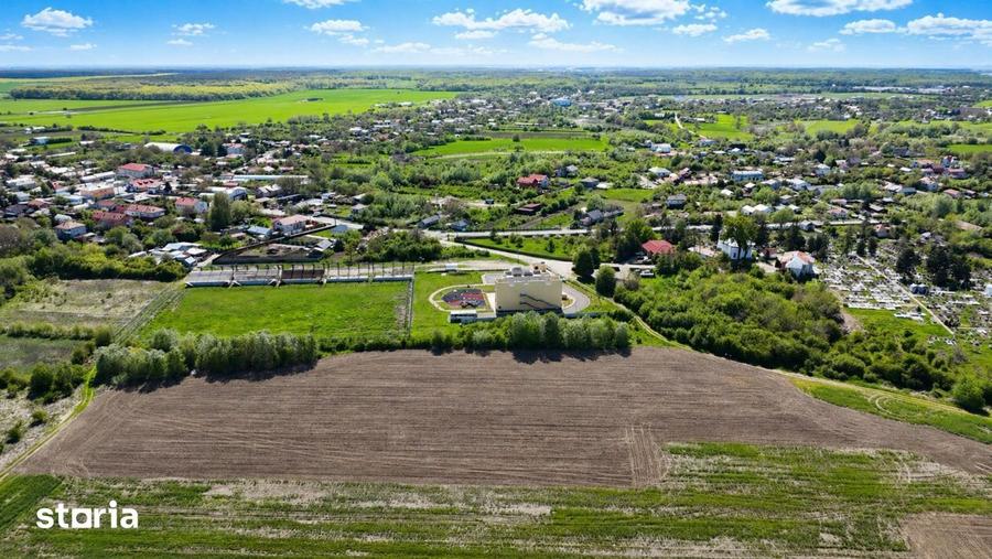 Teren de 21800 mp, în Gruiu