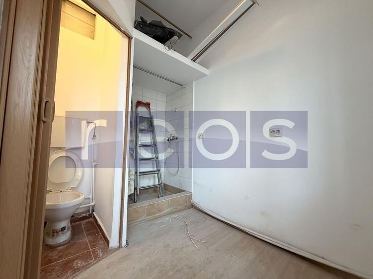 Apartament cu 4 camere semidecomandat, mobilat în Universitate