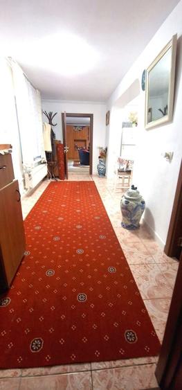 Casă individuală cu 3 camere cu Canalizare în Central