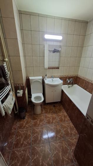 Apartament cu 3 camere decomandat, mobilat în Dristor