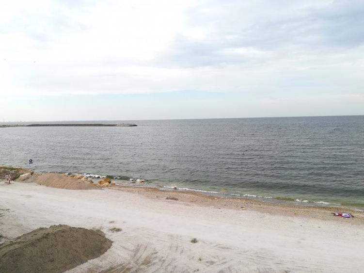 Apartament cu 3 camere decomandat, mobilat în Faleza Nord