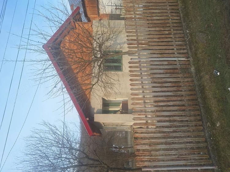 Casă cu Teren 900 Mp în Central