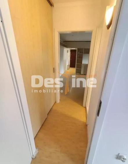 Apartament cu 2 camere semidecomandat în Dâmbovița