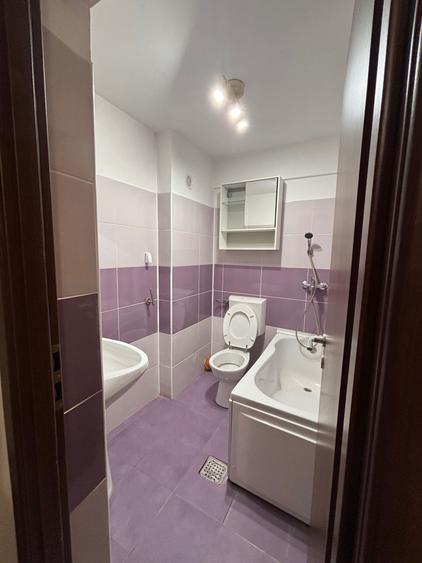 Garsonieră decomandată în Central