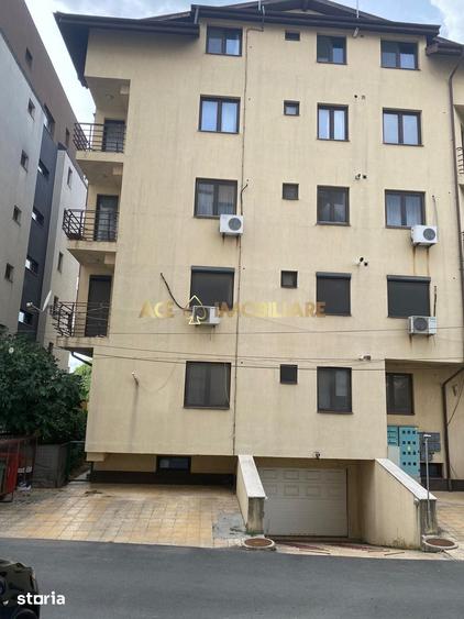 Apartament cu 4 camere, mobilat în Băneasa