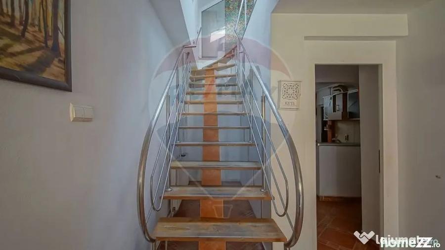 Apartament cu 4 camere decomandat în Drumul Poienii
