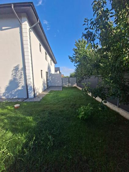 Duplex cu 4 camere cu Canalizare în Miroslava