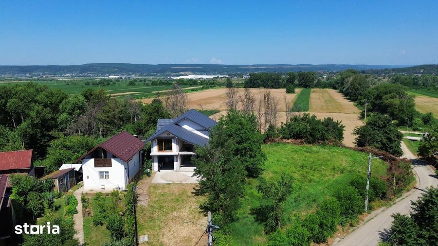 Casă cu 5 camere cu Teren 750 Mp în Ultracentral