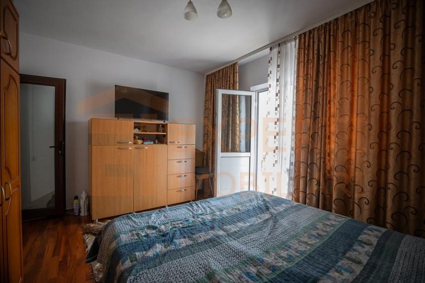 Apartament 2 camere de vânzare în zona Pod Butelii - Blocul SR - 3