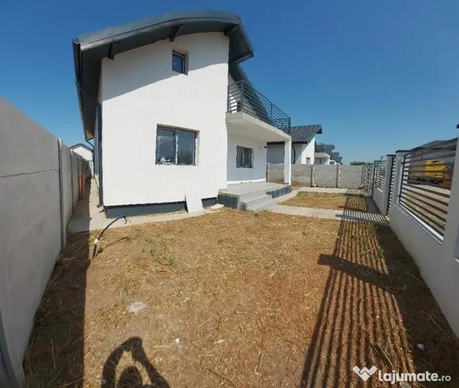 Casă cu 3 camere cu Teren 300 Mp în Central