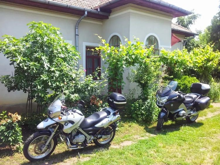 Casă cu 4 camere în Giubega