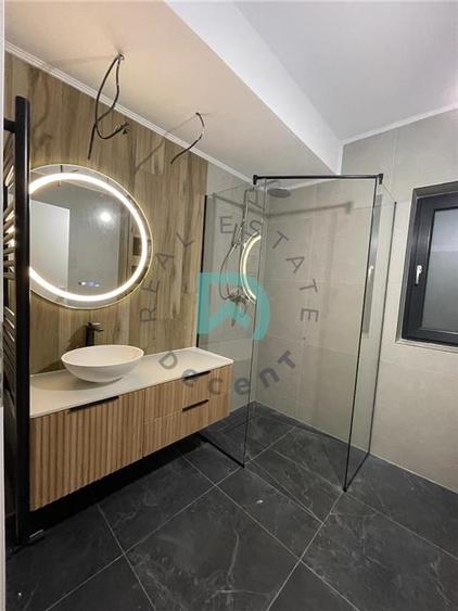 Casă individuală cu 4 camere cu Teren 330 Mp în Central