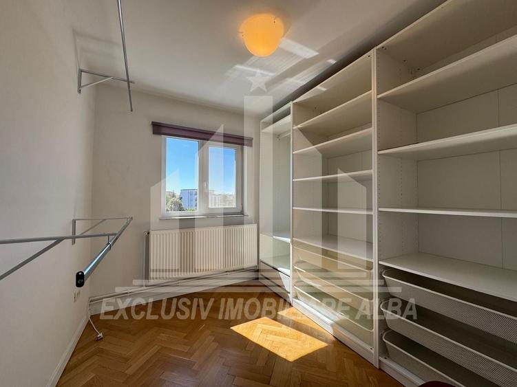 Apartament cu 3 camere decomandat, mobilat în Caroline Apulum