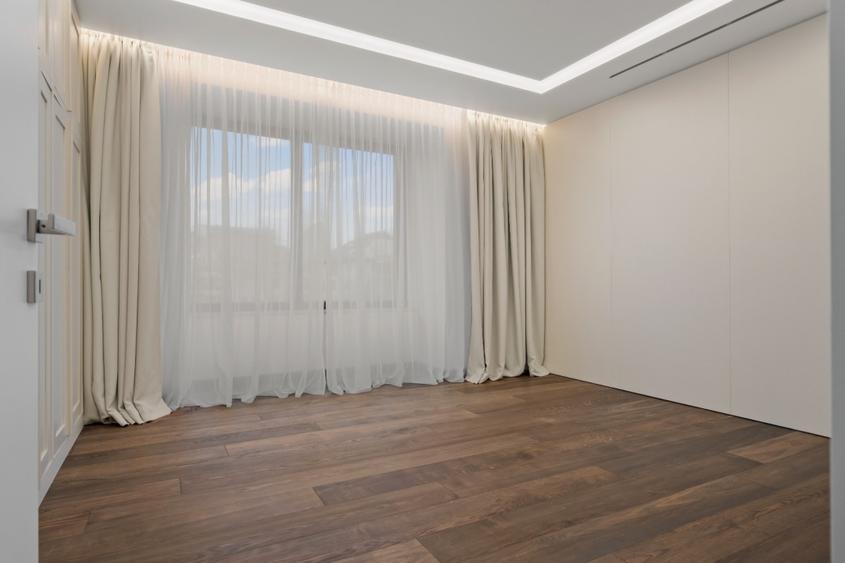 Apartament cu 4 camere decomandat în Arcul de Triumf