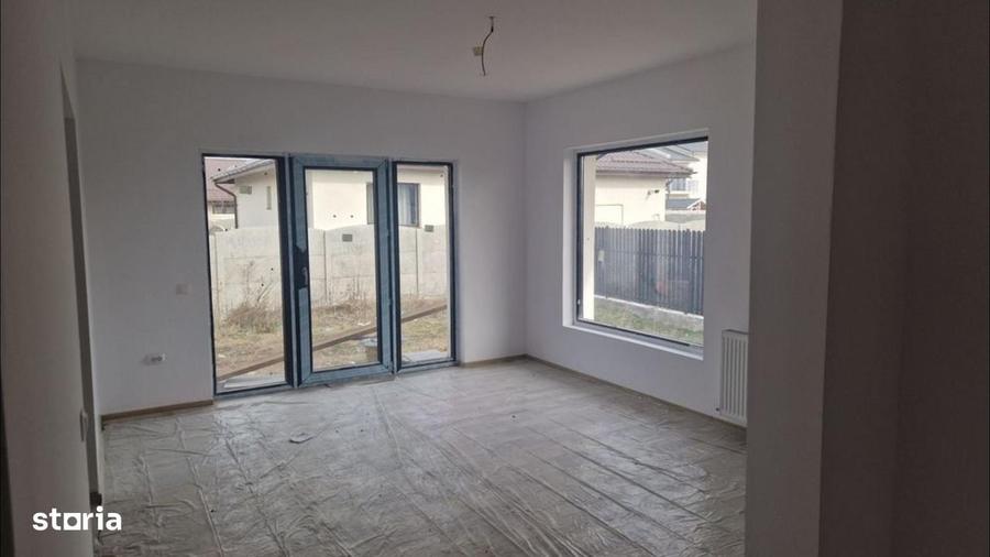 Casă cu 3 camere în Clinceni