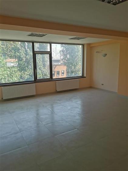 Birou, de 680 mp, în Unirii