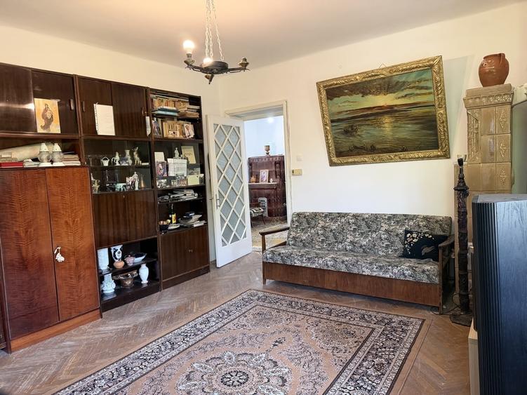 Apartament cu 3 camere decomandat în Cotroceni