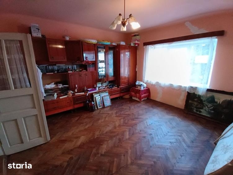 Casă cu 2 camere cu Teren 580 Mp în Central