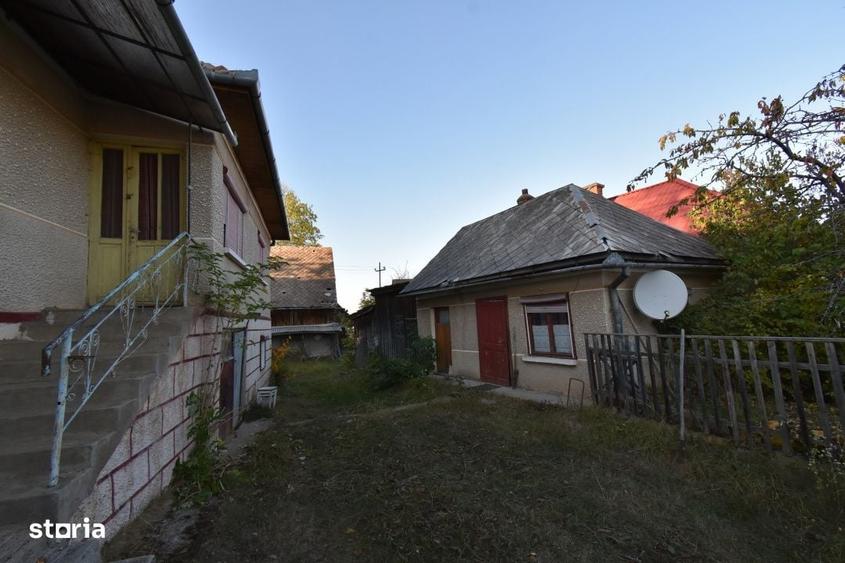 Casă cu 4 camere cu Teren 2300 Mp în Sava