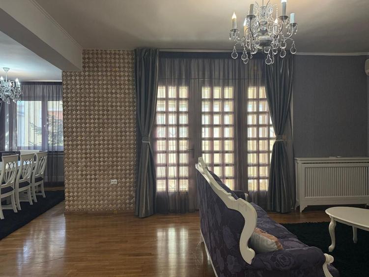 Apartament cu 4 camere decomandat, mobilat în Barbu Văcărescu