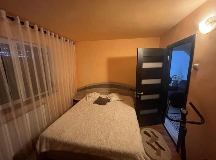 Apartament cu 3 camere decomandat în Berca