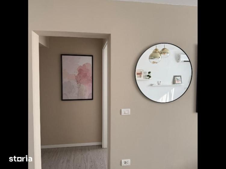 Apartament cu 3 camere semidecomandat, mobilat în Tei