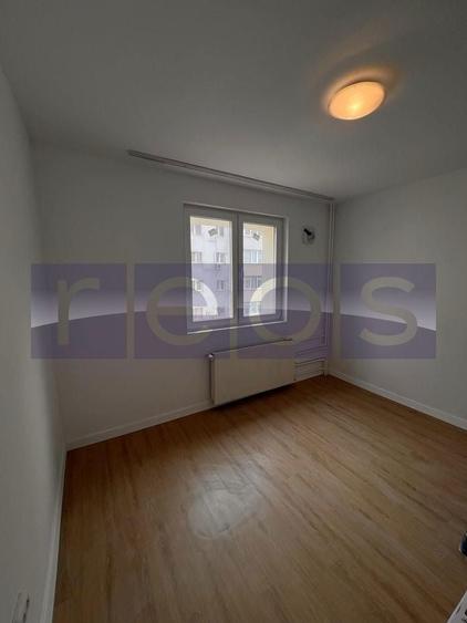 Apartament cu 3 camere decomandat în Dristor