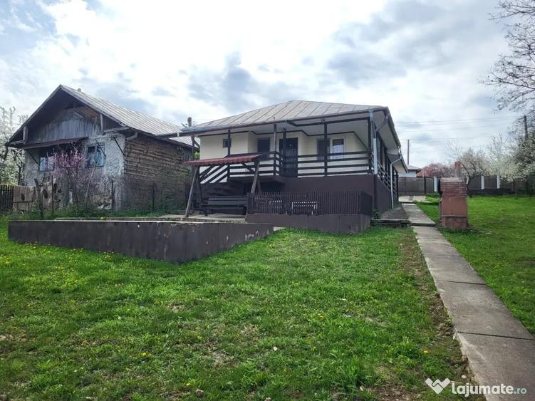 Casă cu 3 camere în Central