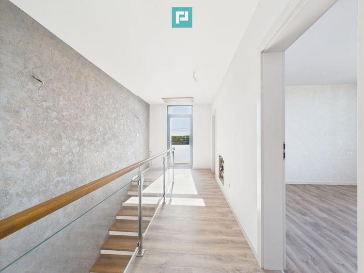 Duplex cu 5 camere cu Canalizare în Giarmata