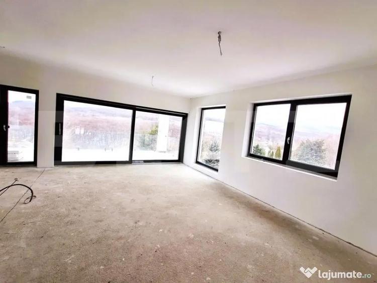 Casă cu 5 camere cu Teren 400 Mp în Central