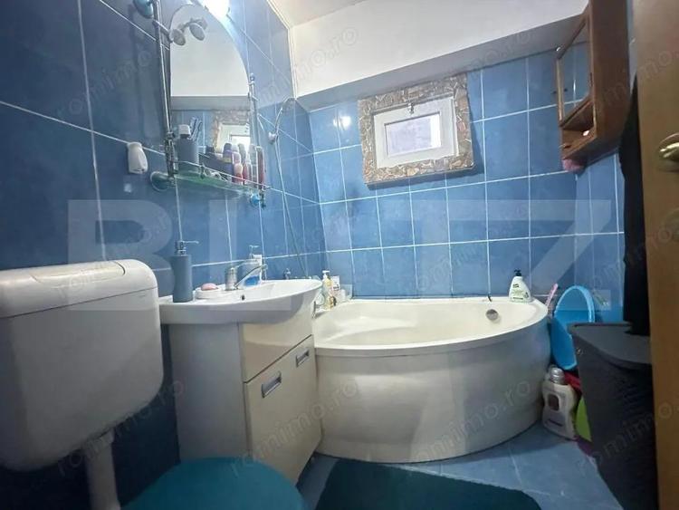 Apartament cu 3 camere decomandat în Cetate