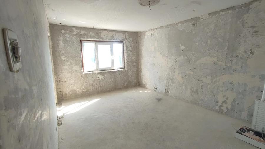 Apartament cu 3 camere decomandat în Țiglina 1