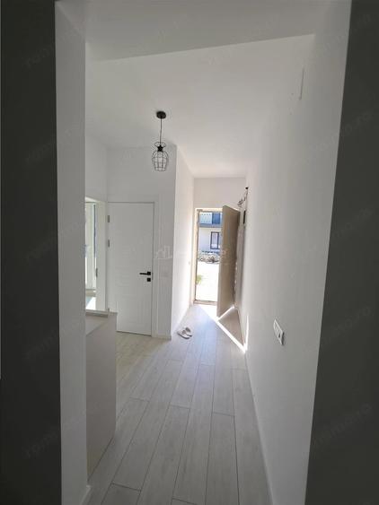 Casă cu 3 camere cu Teren 200 Mp în Tunari