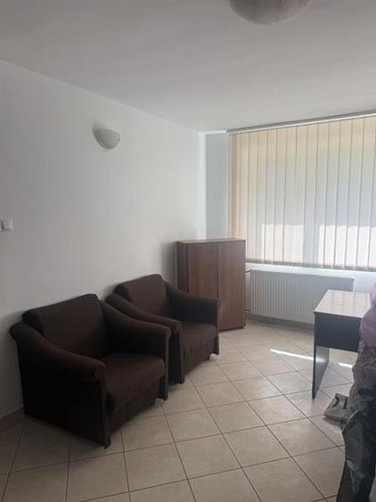 Apartament cu 2 camere semidecomandat, mobilat în Nord