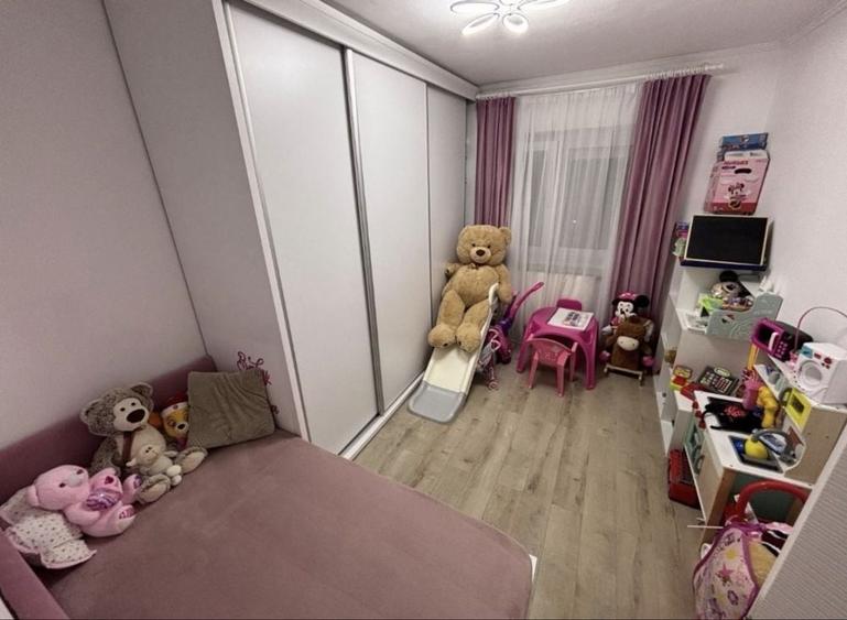 Apartament cu 3 camere decomandat în Iosia