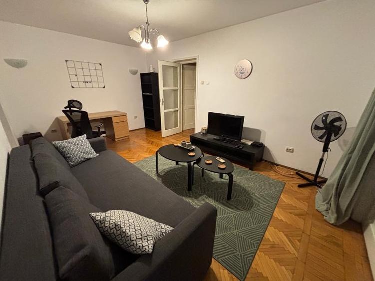 Apartament cu 2 camere semidecomandat, mobilat în Cotroceni
