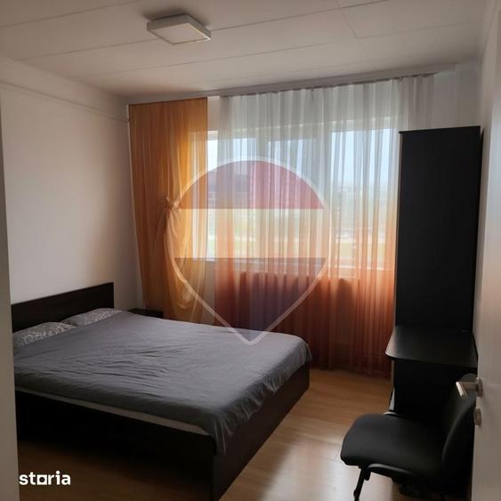 Apartament cu 3 camere semidecomandat în Alexandru cel Bun
