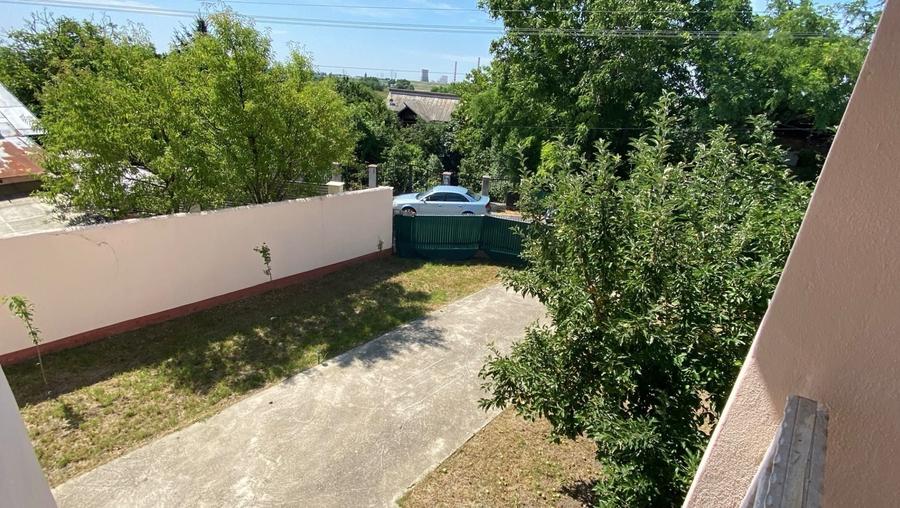Casă cu 4 camere în Bucov