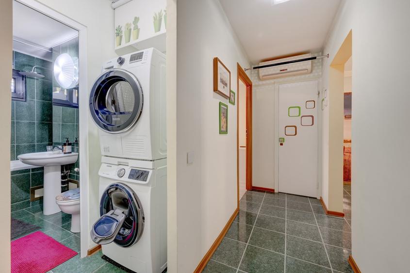 Apartament cu 3 camere decomandat în Berceni