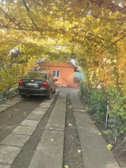 Casă cu 4 camere în Cerăt