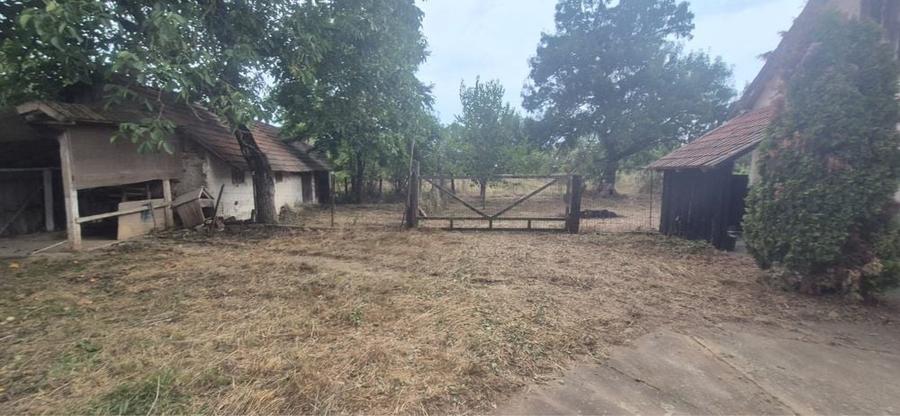 Casă cu 4 camere în Sculia