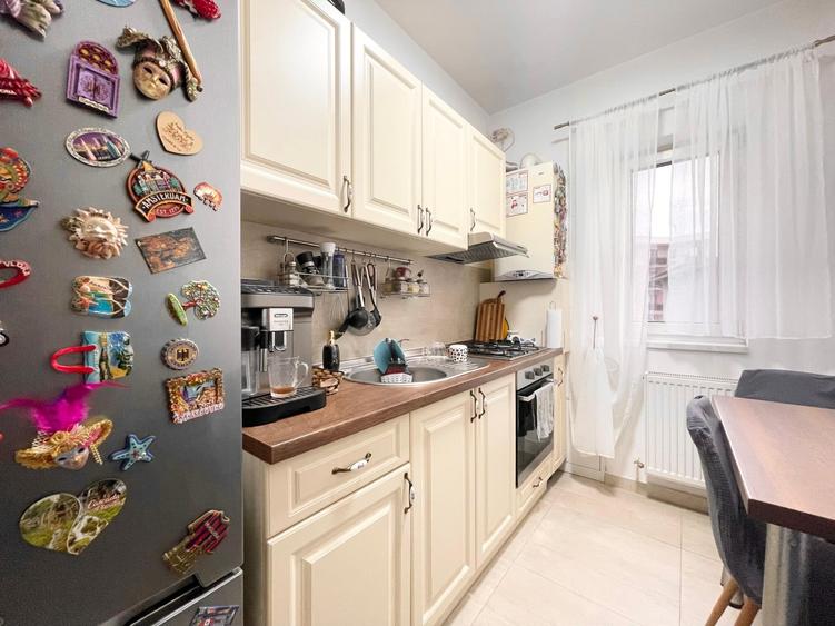 Apartament cu 3 camere decomandat, mobilat în Braytim