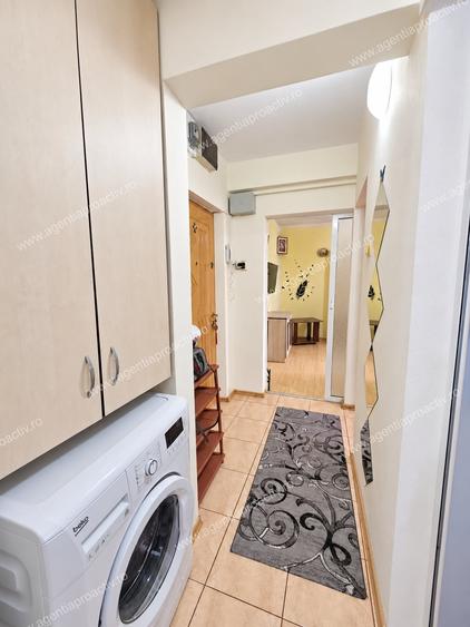 Apartament cu 2 camere decomandat în Micro 21