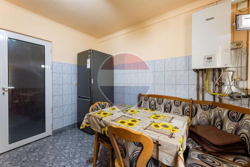 Apartament cu 2 camere semidecomandat, mobilat în Confecții