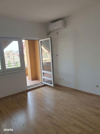 Apartament cu 3 camere decomandat în Păcurari