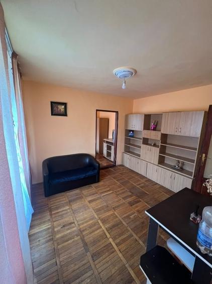 Apartament cu 2 camere decomandat, mobilat în Valea Rosie