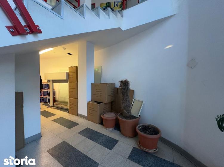 Spațiu comercial, de 40 mp, în Păcurari