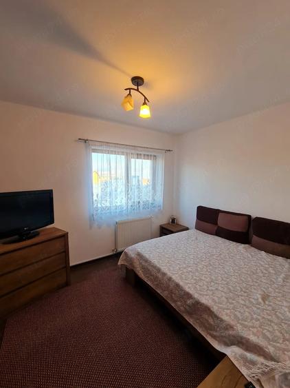 Apartament cu 3 camere decomandat în Florești