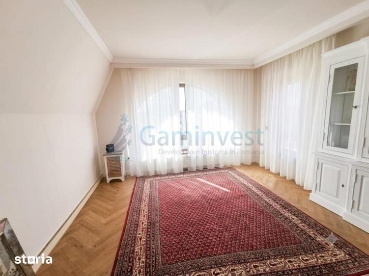 Casă cu 5 camere cu Teren 900 Mp în Central